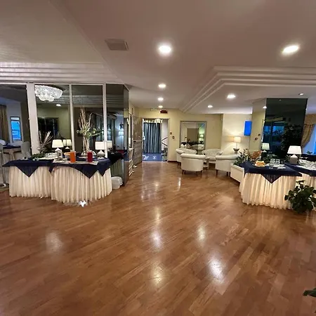 Ξενοδοχείο Hotel City 4*