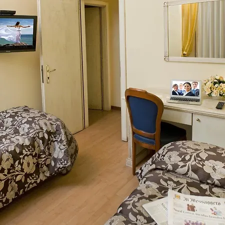 Hotel City ホテル Montesilvano Marina