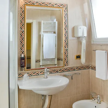 Hotel City 4* Монтесильвано