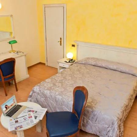 Hotel Hotel City 4*