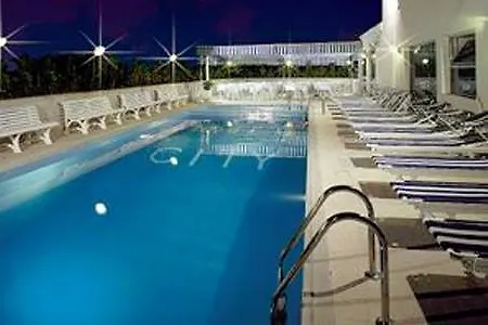 Отель Hotel City Монтесильвано
